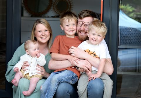 Photographer captures magic of families smiling together through coronavirus lockdown