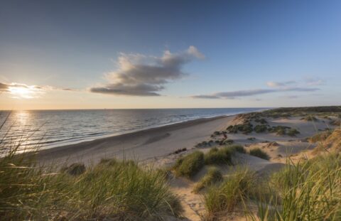 Coastal gales forecast as Formby National Trust closes car park and asks people to stay away