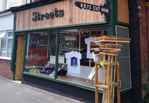 Streets Workshop opens in Southport offering creative t-shirt designs, picture framing and key cutting