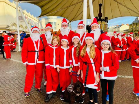 Pictures: Hundreds of Santas turn Southport red for Queenscourt Santa Sprint 2021