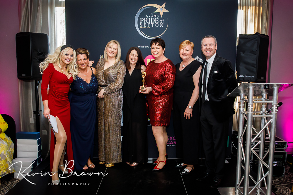 Marshside Primary School won the Sefton School Of The Year Award at the 2023 Pride Of Sefton Awards. They were presented with their award by Michelle Brabner, Principal of Southport College and KGV Sixth Form College. Photo by Kevin Brown Photography 