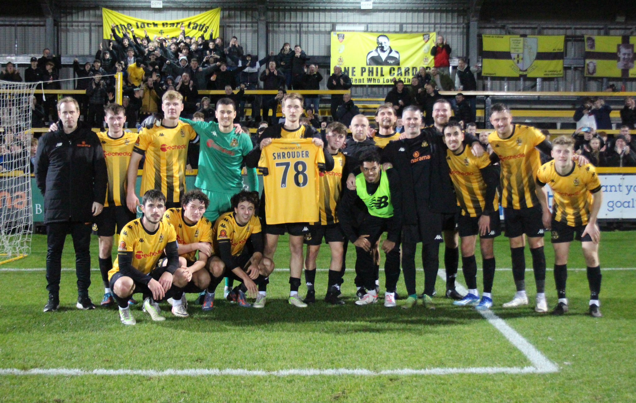 Southport FC players pay  tribute to former Life President Sam Shrouder
