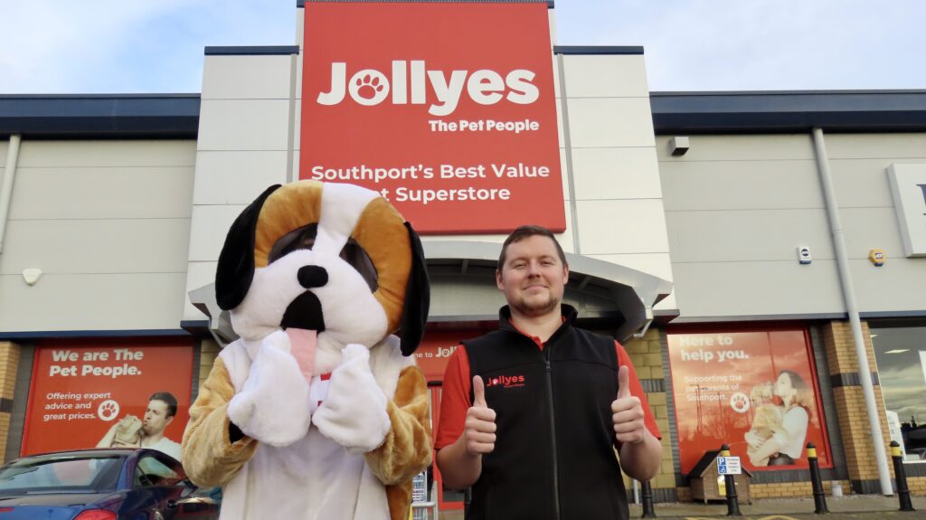 Jollyes, the Pet People, is helping to make the North West's iconic Southport Mad Dog 10k race the most paw-fect running event in the UK. Southport Jollyes Store Manager Johnny Wareing with the Southport Mad Dog mascot