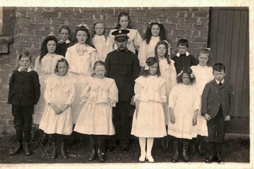 Children with a Southport Salvation Army Officer in 1907 image copyright of The Salvation Army International Heritage Centre