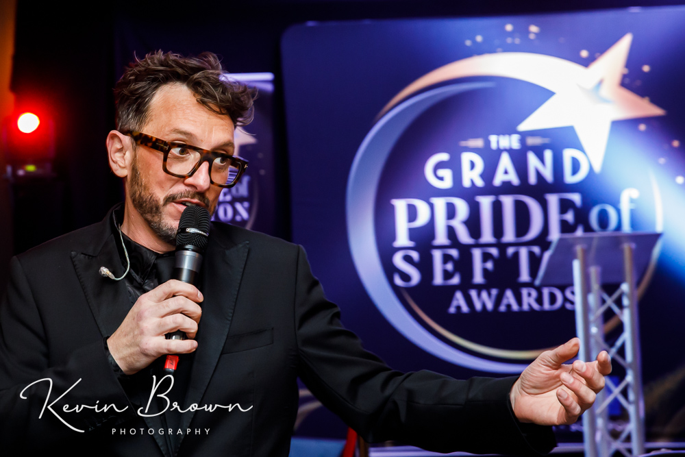Dave Broe performs at the 2024 Grand Pride Of Sefton Awards. Photo by Kevin Brown Photography