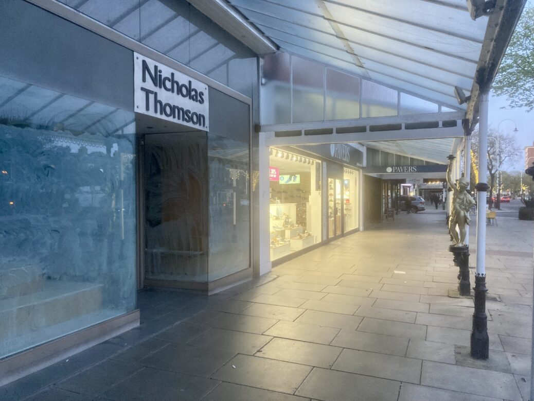 A brand new luxury watch shop is due to open in Southport town centre. David K Luxury Watches is due to occupy the former Nicholas Thomson shop at 493 - 495 Lord Street