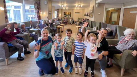 Southport care home residents enjoy special dance event thanks to Tezlom and Diddi Dance