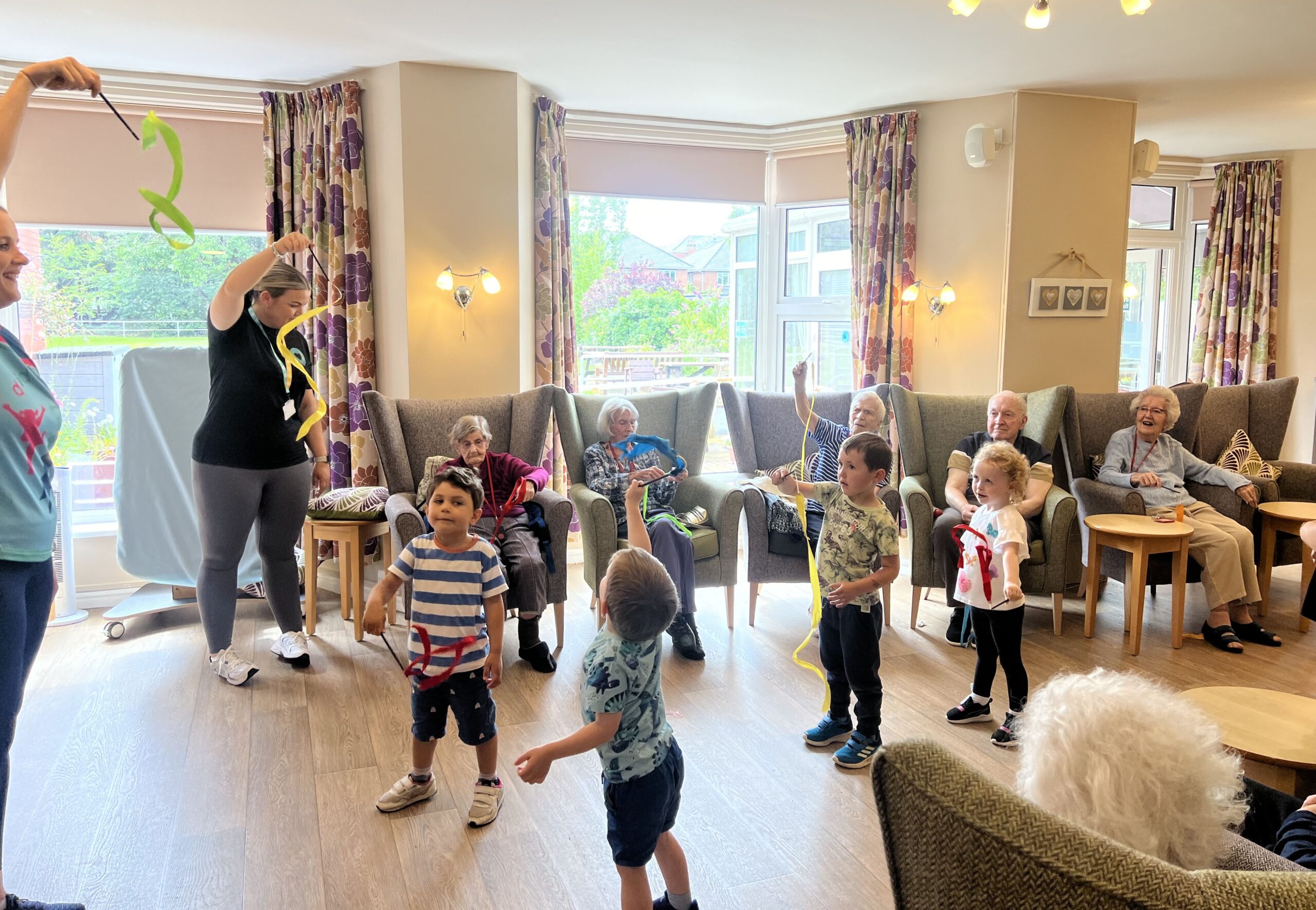 Tezlom, a leading healthcare recruitment franchise based in Southport, and Diddi Dance, the vibrant preschool dance franchise, have joined forces to give back to the community