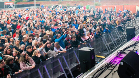 Tom Jones, Status Quo and Red Rum Club wow 11,000 music lovers at Salt and Tar Music Weekender