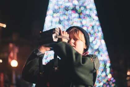 A heartwarming new video inspired by the iconic movie Home Alone 2: Lost In New York has been created by Your Southport Marketing Manager Bertie Cunningham, from Southport BID, to encourage people to enjoy all that Southport has to offer this Christmas. Paddy OCallaghan