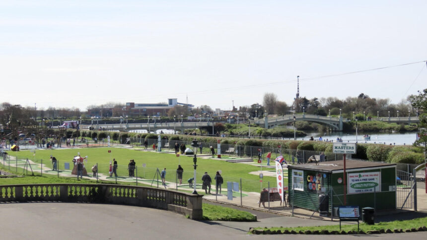 Masters Crazy Golf at Kings Gardens in Southport. Photo by Andrew Brown Stand Up For Southport