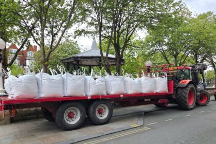 Southport Hotels Association has kindly donated over £700 towards the ongoing campaign to transform the Bandstand Gardens on Lord Street in Southport