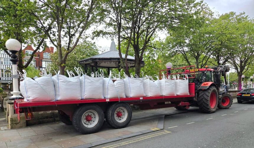 Southport Hotels Association has kindly donated over £700 towards the ongoing campaign to transform the Bandstand Gardens on Lord Street in Southport