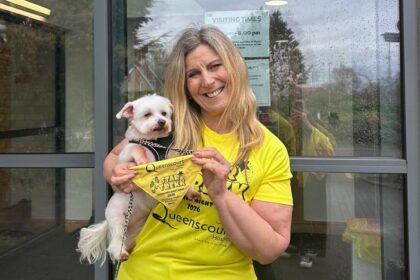 For the first time, dogs in the Star Trekk 10k walk in Southport for Queenscourt Hospice can wear branded bandanas! They have been sponsored by local Slimming World Consultant Dee Wright who runs Slimming World Southport with Dee