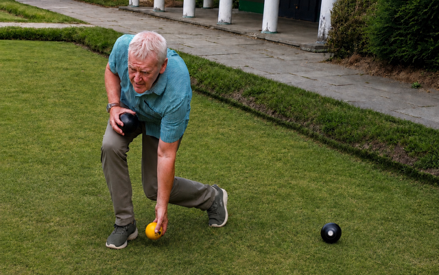 Crown green bowler Derek Ainsworth will spend 12 hours on the green in a sponsored challenge to raise £1,000 for Cornerstone Library in Churchtown