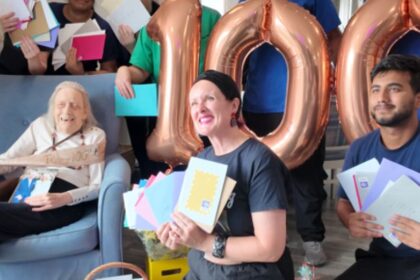 Nelly Kelly has celebrated her 100th birthday surrounded by music, family, friends and more than 150 birthday cards